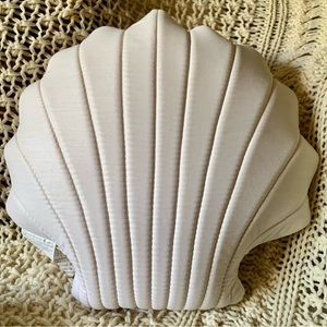 v i n t a g e :: Large Nautical Seashell Decorative Accent Pillow